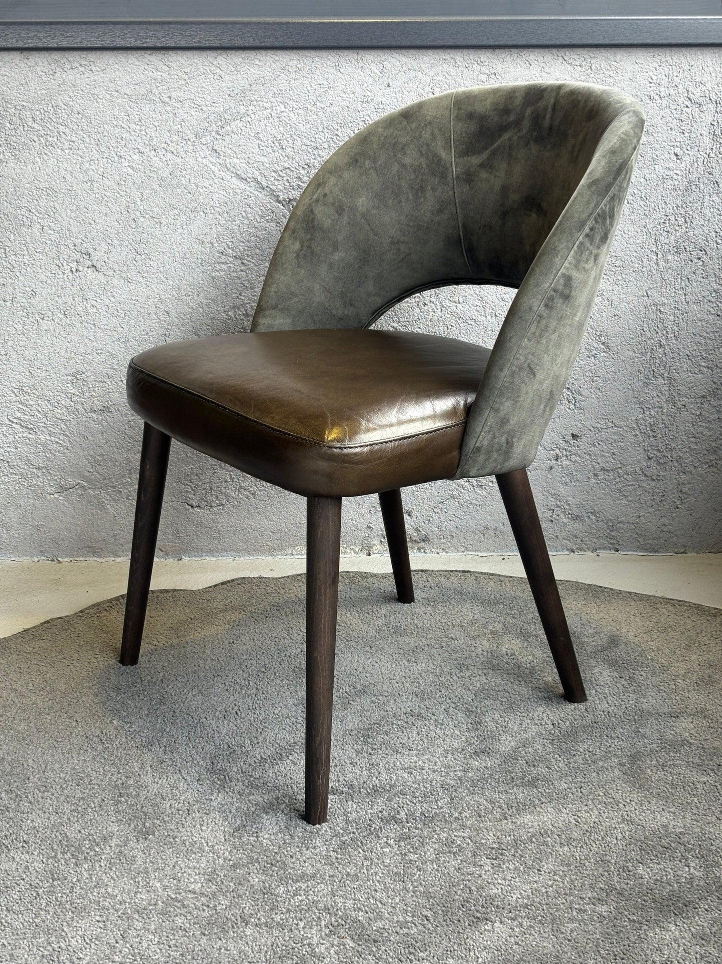 Scaun Dex – disponibil pe stoc