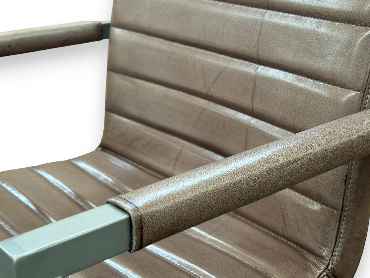 Scaun Sabina E – disponibil pe stoc